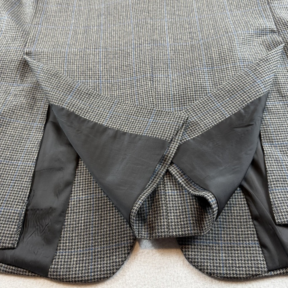 Jos A Bank Traveler's Collection 43L Sport Coat Gray Blue Windowpane Wool Blazer - Picture 6 of 14